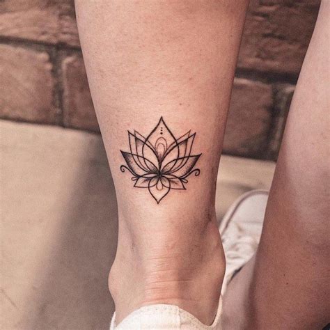 frauen tattoo wade|kleine tattoos frauen.